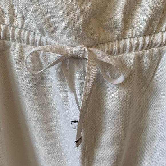 🌟 SALE 2/$20 Gap white terry cloth beach romper - Picture 2 of 6
